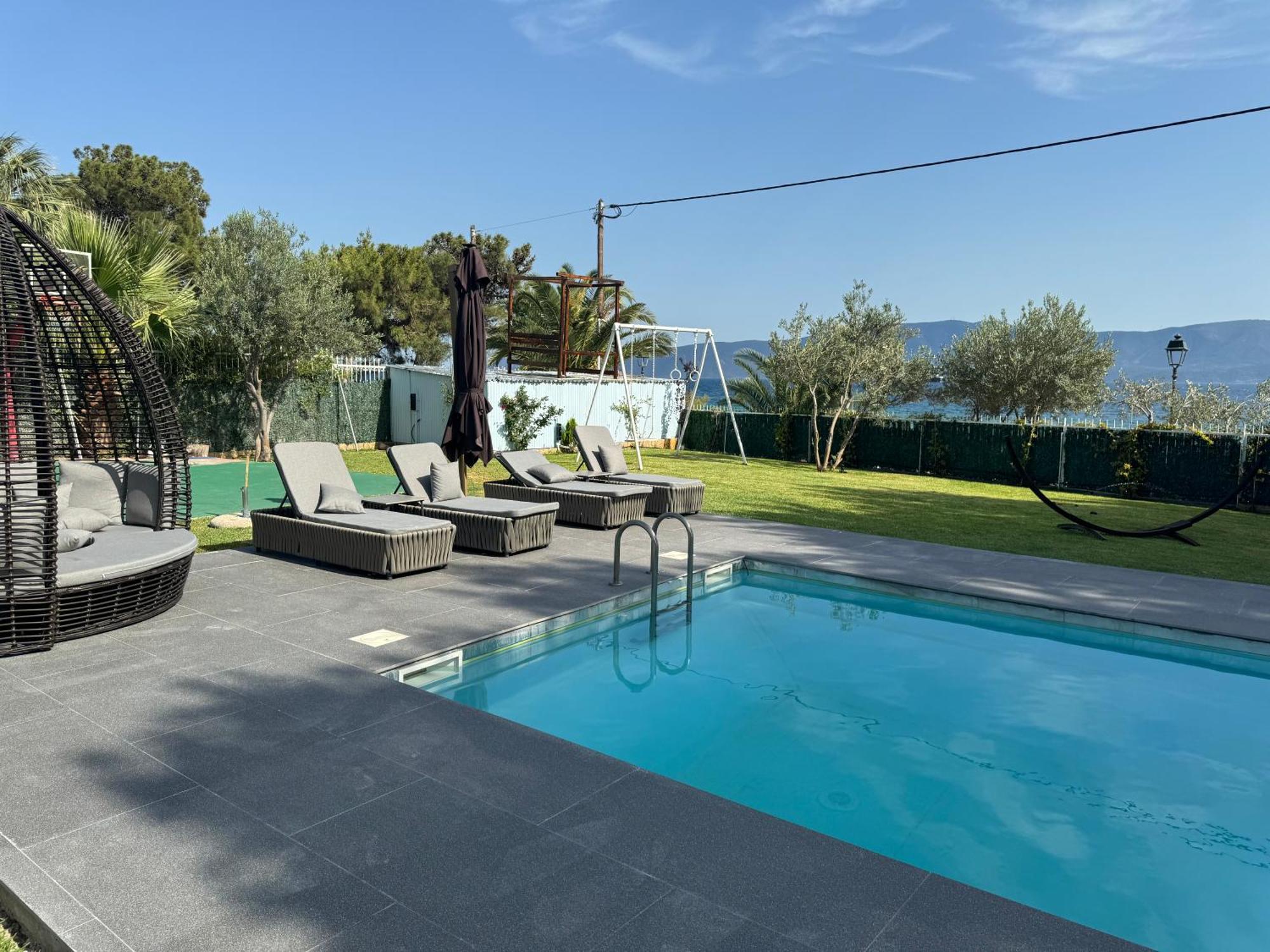 Zoza Luxury Villa Isthmia By The Sea With Private Pool Kalamáki 外观 照片