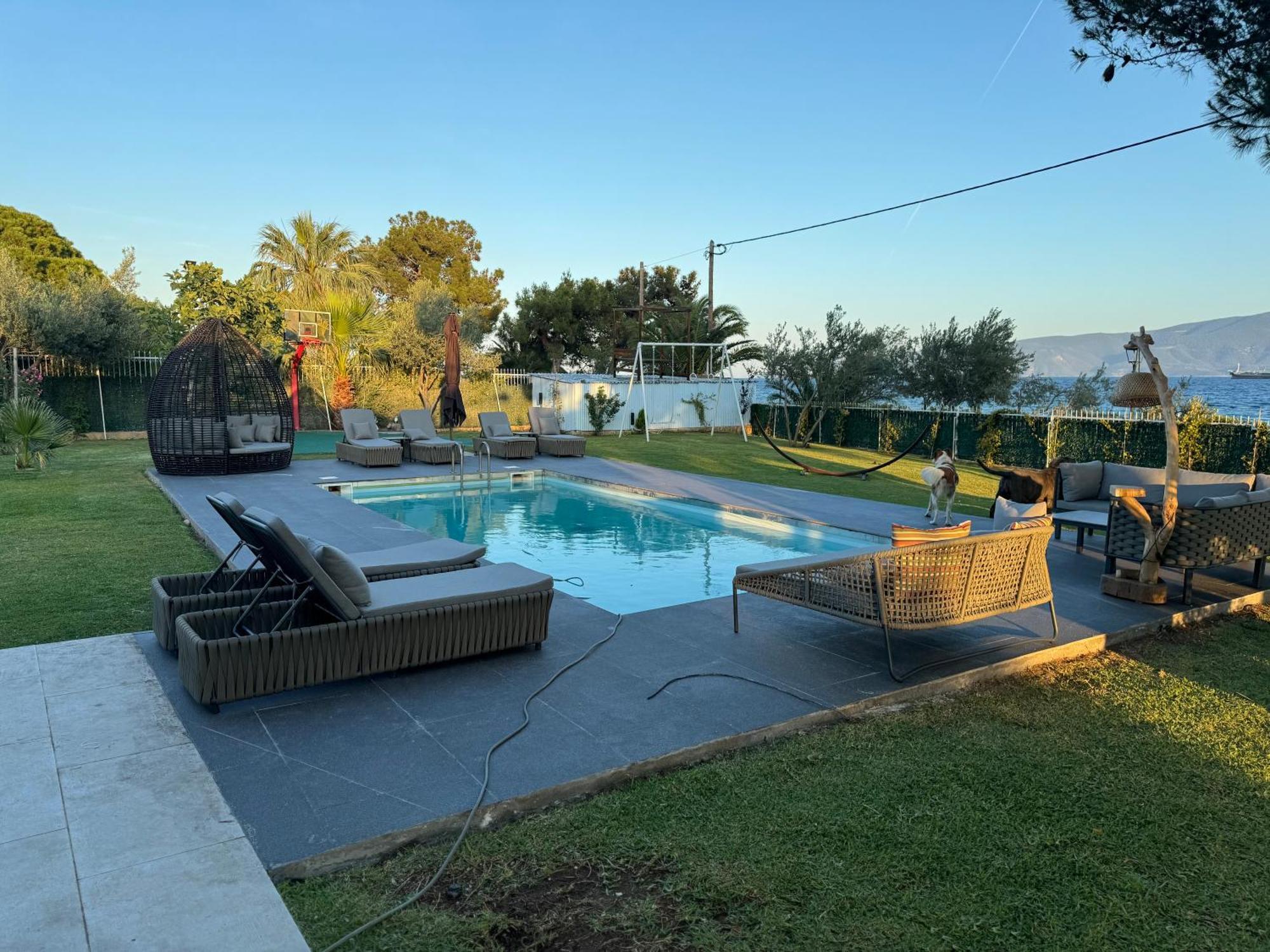 Zoza Luxury Villa Isthmia By The Sea With Private Pool Kalamáki 外观 照片