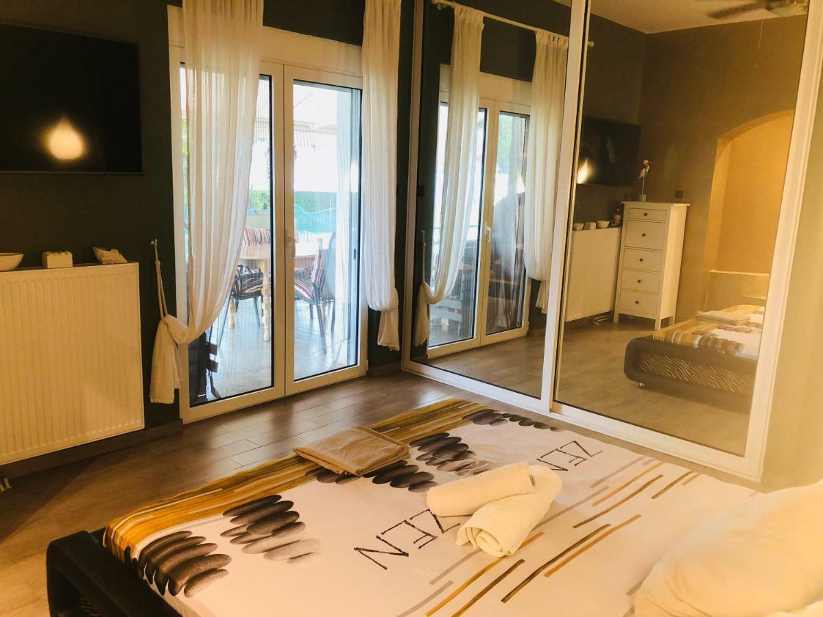 Zoza Luxury Villa Isthmia By The Sea With Private Pool Kalamáki 外观 照片